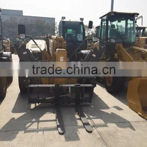 2017 Popular Model XC6-4517/XT680-170/ 4WD Lifting Capacity 4.5TON 16.7M Telescopic Handler thumbnail-4