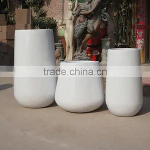 White Modern Fiberglass Pot thumbnail-1