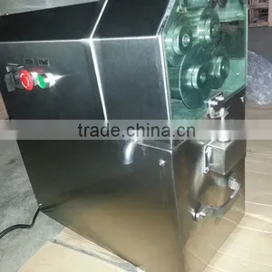 Table Type Sugarcane Juice Extractor thumbnail-1