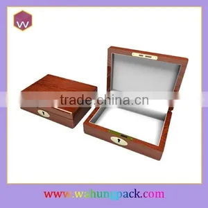 High Lacquer Handmade Wooden Perfume Box Packaging thumbnail-1