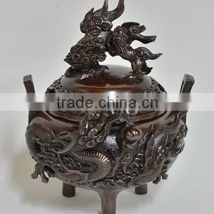 Dynamic Three-dimensional Grave Candle Holder With Great Details thumbnail-3
