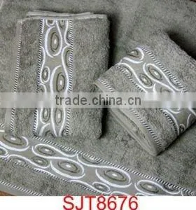 100% Cotton Solid Color Jacquard Towel thumbnail-1