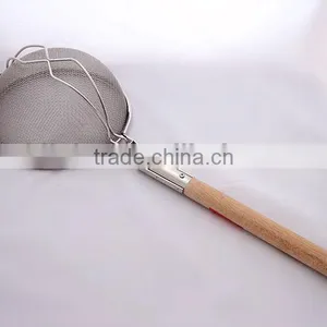 Stainless Steel Strainer With Wooden Handle thumbnail-3