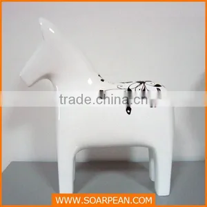 Outdoor Decoration Fiberglass Animal Statue Little White Horse Statue thumbnail-1