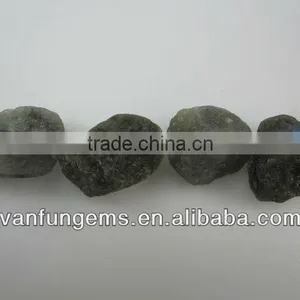 Natural Rough Stone Labradorite thumbnail-1