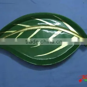 Leaf-shaped Lacquer Plate thumbnail-1