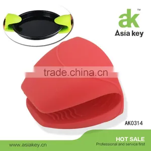 Almond-Shaped Spoon Holder Silicone Spoon Rest With A Unique Design thumbnail-3