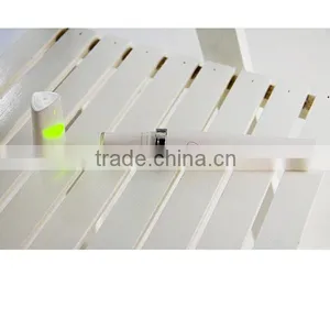 Portable Light Therapy Acne Removing Device thumbnail-3