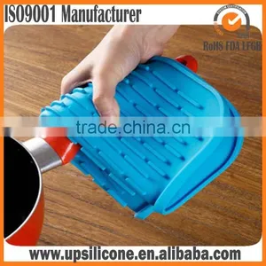 Heat Resistant Silicone Pot Lid Holder thumbnail-3