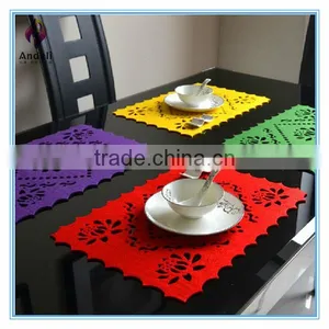 Factory Directly Supply Oblong Hollow Felt Place Mat thumbnail-1