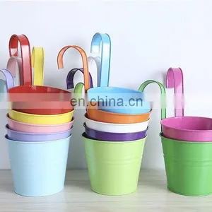 Wholesale Home Decorative Outdoor Garden Metal Plastic Planter Hanging Flower Pots With Detachable Hook thumbnail-1