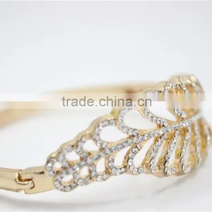 Gold Plated Fashion Design Feather Metal & White Diamond Open Cuff Bangle Bracelet For Women Gift For 2016New Intrend Style thumbnail-4