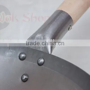 Chinese Wooden Handle Carbon Steel Wok thumbnail-2