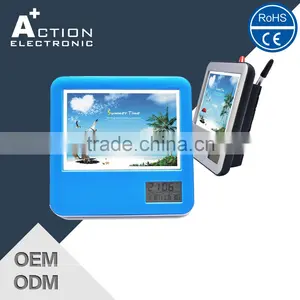 Desktop Clock With Photo Frame and Pen Holder thumbnail-1