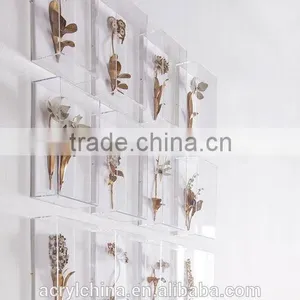 Arylic Box and Preserved Flower thumbnail-3