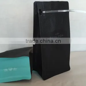 Standing Up Plastic Pet Food Packaging Bags With Pocket Zip thumbnail-6