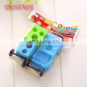 2018 New Cute Stationery Product Mini Truck Design Wholesale Pencil Sharpeners Manual Pencil Sharpener thumbnail-2