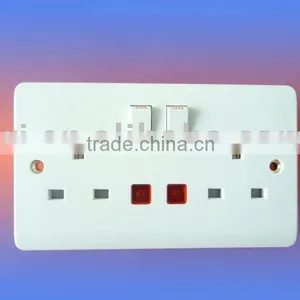 13a Switch Socket With Lamp thumbnail-1