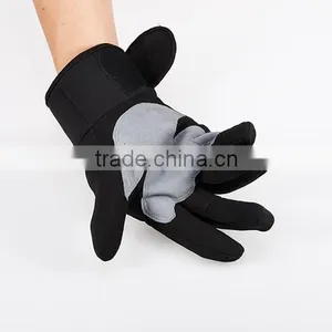 Heated Gloves and Socks Heated Gloves thumbnail-5