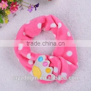 Children's Bear Claw Plush Scarves thumbnail-5