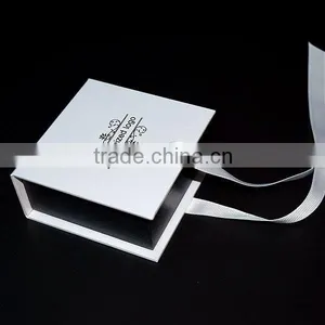 Custom Colorful Fancy Small Creative Gift Boxes for Boutique thumbnail-5