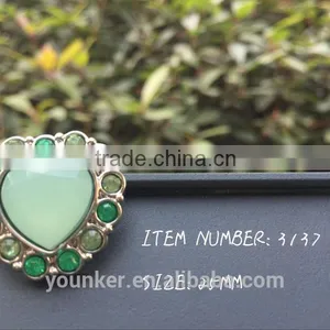 New Effect Rhinestone Acrylic Plastic Colorful Button Sewing With Shank Bulk Cheap High Quality Button Flower Center thumbnail-4