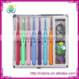 Chinese Hot Selling Plastic Crochet Hook With Scissors thumbnail-1