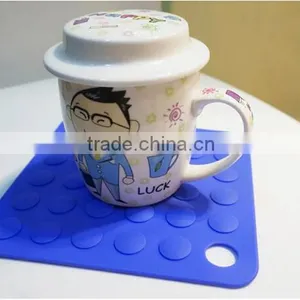 Non-slip Salient Point Silicone Chicken Pot Mat thumbnail-5