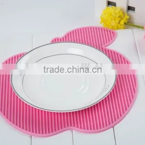 Food Grade Silicone Funny Apple Shape Coaster thumbnail-1