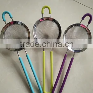 High Quality Stainless Steel Mesh Flour Sifter With Long Silicone Handle and Ear thumbnail-4