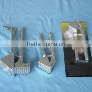 Manual Aluminum Alloy Garlic Presser / Hand Garlic Presser thumbnail-1