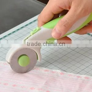 45mm Soft Grip Rotary Scrapbooking Cutter Diy Tools thumbnail-3