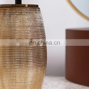 China Factory Direct Sale Home Decor Living Room Porcelain Vintage Gold Table Lamp for Hotel thumbnail-5