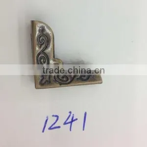 Antique Metal Corner thumbnail-1