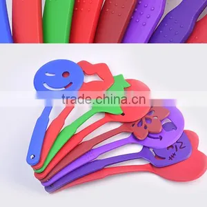 Different Colorful Cute Smile Face Shape Nylon Plastic Kitchen Utensil Sets thumbnail-4