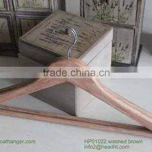HEAD Set of 8 Curved Clothes Hanger Natural Color Wood thumbnail-4