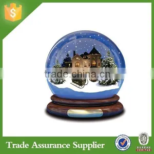 Into the Wintry World of the Snow Globe thumbnail-4