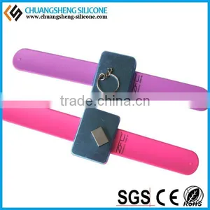 Good-looking Square Magnet Silicone Bracelet thumbnail-3