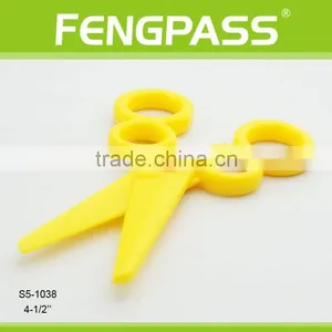 S5-1038 4.5 Inch Plastic Handle Cute Scissors thumbnail-4