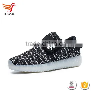 Hot Selling 2017 LED Kids Yeezy Light Shoes Glowing Casual LED Shoes thumbnail-1