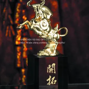 Wholesale Custom Gold Award Metal Trophy thumbnail-4