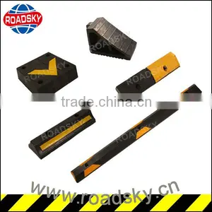 Solid Rubber Holder With Wheel Chock thumbnail-1