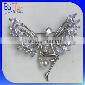 China Made Wholesale Wedding Brooch Bouquet Cubic Zircon Pearl Brooch Fashion Angel Wings Brooch Pin thumbnail-1