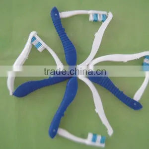 Foldable Travel Toothbrush thumbnail-2