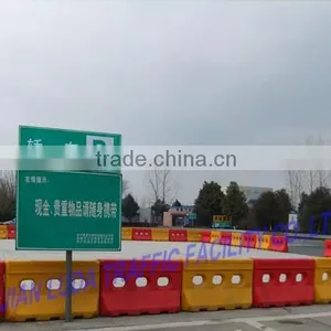 Top Quality Water Fill Road Barriers With Reflective Film thumbnail-5