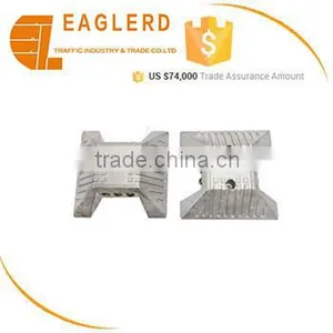 Aluminous Road Studs With 6 Cat Eyes thumbnail-1