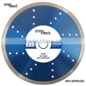 Diamond Cutting Bricks Circular Saw thumbnail-1