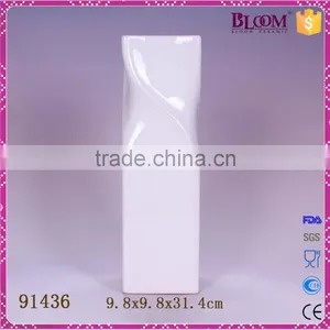 Ceramic Home Decoration for Wholesale White Vases thumbnail-1