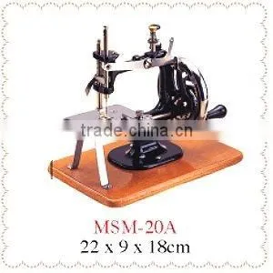 Mini Sewing Machine thumbnail-1