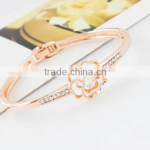 2016 Stylish Good Quality High-end Elegant Jewelry Hollow Out Flower Bracelet for Women thumbnail-3